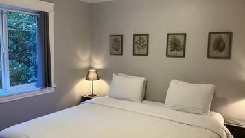 2 bedrooms, iron/ironing board, travel cot, WiFi