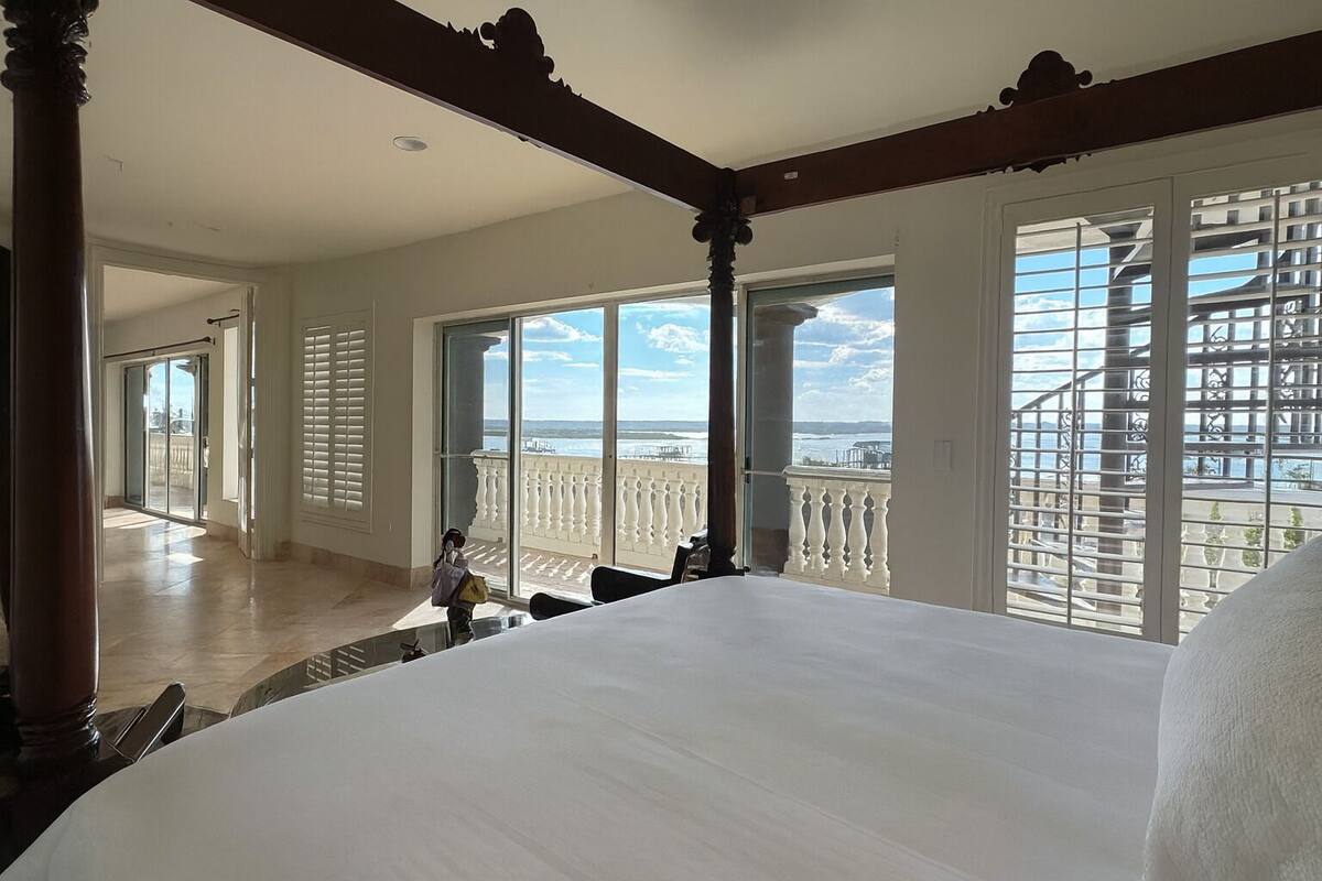 Grand Villa
