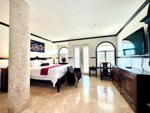 Deluxe Suite | Individually decorated, individually furnished, desk, free WiFi - Bliss By The Sea (St. Augustine)