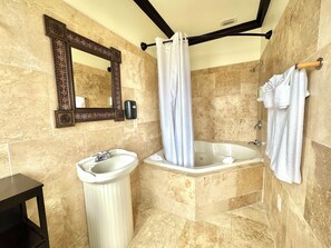 Deluxe Suite, Jetted Tub | Bathroom | Towels - Bliss By The Sea (St. Augustine)