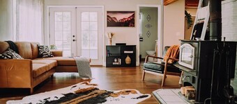  Newly renovated historical house. Walking distance to all of downtown!