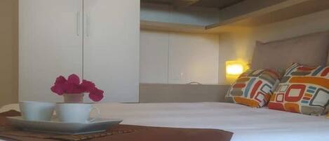 1 camera, Wi-Fi, lenzuola