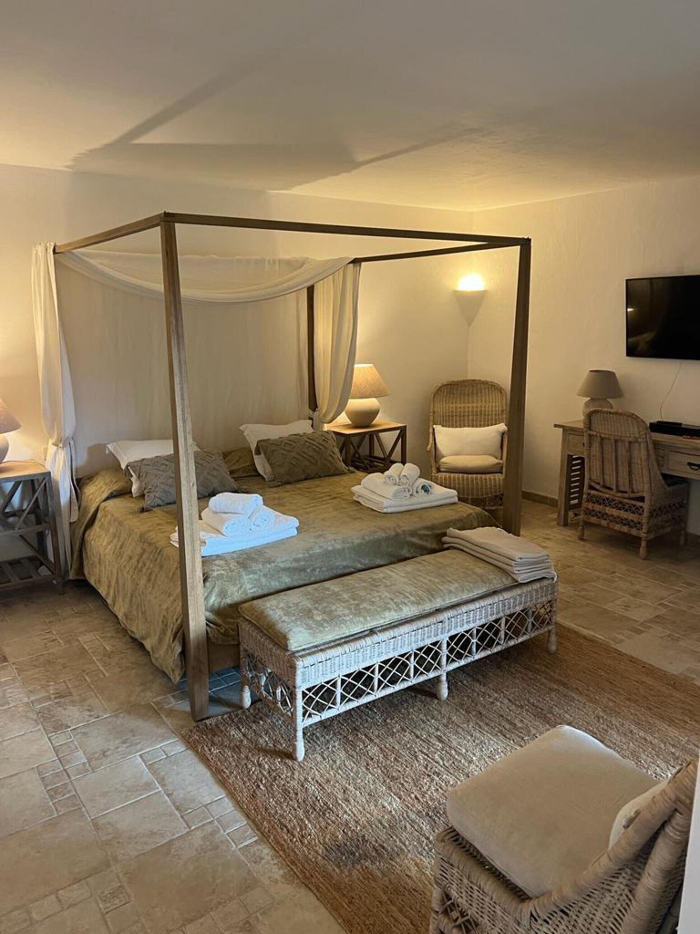 4 Schlafzimmer, Bügeleisen/Bügelbrett, kostenloses WLAN, Bettwäsche