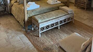 4 Schlafzimmer, BĂŒgeleisen/BĂŒgelbrett, kostenloses WLAN, BettwĂ€sche