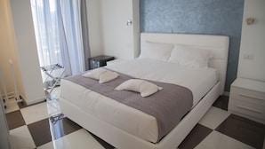 Economy Room | In-room safe, soundproofing, iron/ironing board (on request) - Luxury Vatican Rooms (Rome)