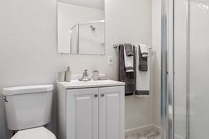 Bathroom - Perfect location!Santana Row Lux (San Jose)