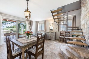 Dining - Holiday Home 'Abaye 3 Chianti Charm' with Lake View, Wi-Fi and Air Conditioning (Soiano del Lago)