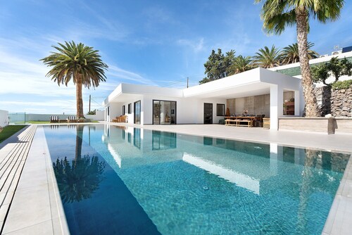 Vacation Villa 'Alba House' with Sea View, Private Pool and Wi-Fi