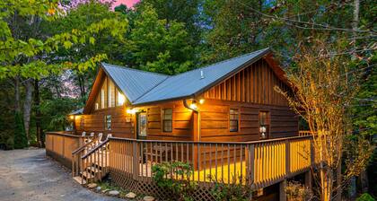 Smoky Mtn cabin w/ hot tub, firepit, game room, deck, & free attraction tickets