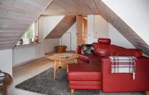 Smart TV, fireplace - 3 bedroom nice home in Tving (Tving)