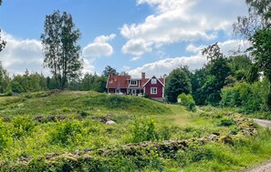 Property grounds - 3 bedroom nice home in Tving (Tving)