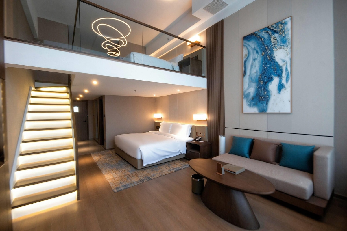 Cortinas blackout, tabla de planchar con plancha y wifi gratis
