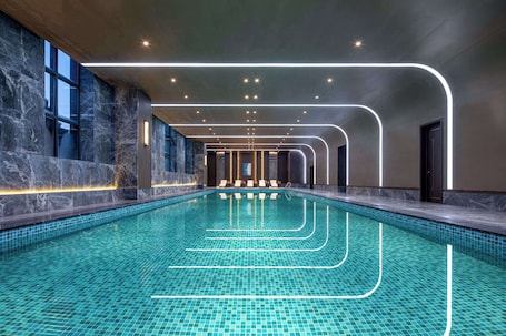 Indoor pool. Wyndham Dalian Jinpu