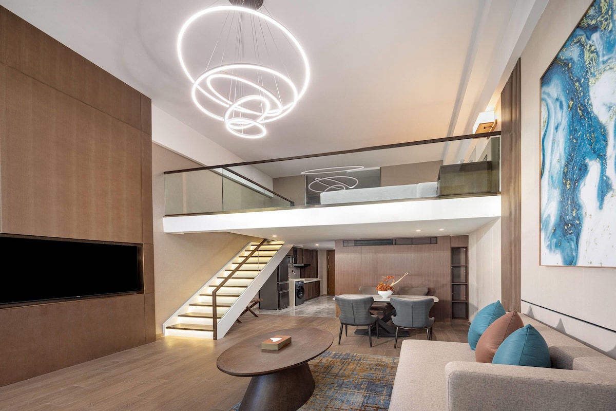 Cortinas blackout, tabla de planchar con plancha y wifi gratis