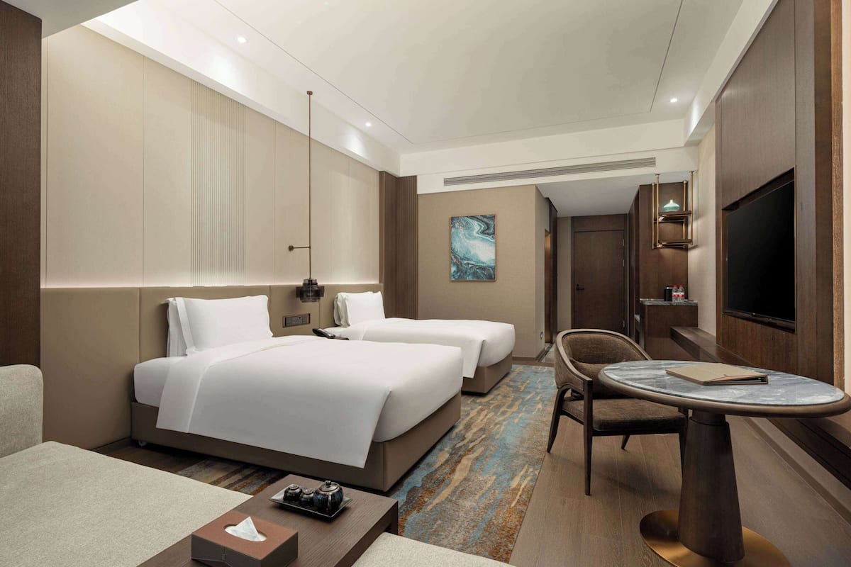 Deluxe Room, 2 Single Beds, Non Smoking | Blackout curtains, iron/ironing board, free WiFi
