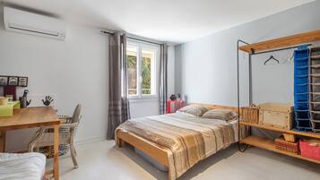 3 bedrooms, free WiFi, bed sheets