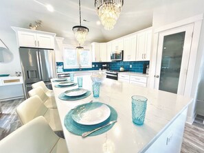 雪櫃、微波爐、焗爐、爐具