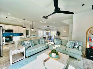 Smart-TV, peis, fotballspill og stereoanlegg