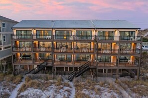 Exterior - Gulf Front Luxury-Private Beach-3 Decks-King Beds (Destin)