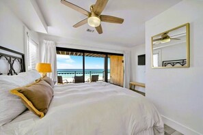 4 bedrooms, iron/ironing board, travel cot, free WiFi - Gulf Front Luxury-Private Beach-3 Decks-King Beds (Destin)