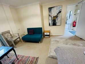 7 bedrooms, iron/ironing board, WiFi, bed sheets