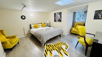 7 bedrooms, iron/ironing board, WiFi, bed sheets