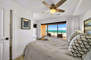 4 bedrooms, iron/ironing board, travel cot, free WiFi - Private Beach-Gulf Front-King Suites-Chair Service (Destin)