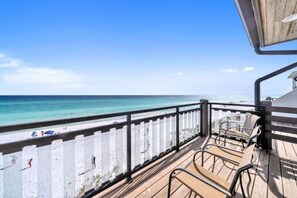 Property grounds - Private Beach-Gulf Front-King Suites-Chair Service (Destin)