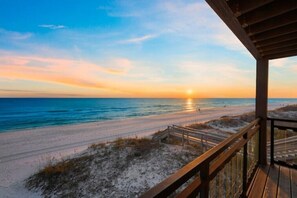 On the beach, sun-loungers, beach towels - Gulf Front Retreat-Private beach-Ocean View Suites (Destin)