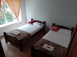 4 habitaciones, decoración personalizada y muebles diferentes 