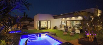 Laian Branded Residensed House with Private Pool and Air Conditioning
