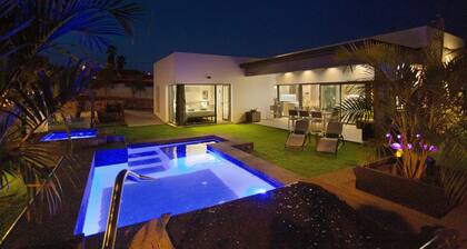 Laian Branded Residensed House with Private Pool and Air Conditioning