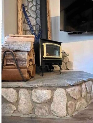 Interior - Mammoth Après Ski 1 Bedroom+Loft, 1 Bath. Pet Friendly! (Mammoth Lakes)