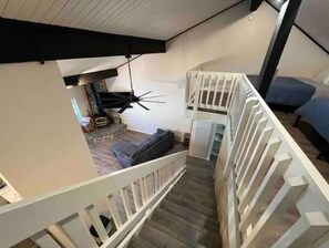 2 bedrooms, iron/ironing board, travel cot, free WiFi - Mammoth Après Ski 1 Bedroom+Loft, 1 Bath. Pet Friendly! (Mammoth Lakes)