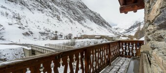 Chalet "Les Moulins" with Balcony, Shared Garden & Wi-Fi