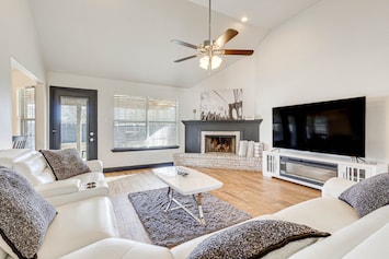 Ocean Springs Vacation Rental | 3BR | 2BA | 1,613 Sq Ft | 1 Small Step to Enter
