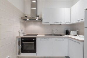 Kühlschrank, Ofen, Herdplatte, Geschirrspüler