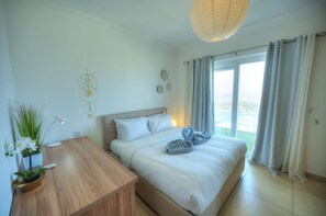 2 bedrooms, desk, iron/ironing board, free WiFi - Seaview terrace, 2bedrooms, communal pool COGO1-1 (Sliema)