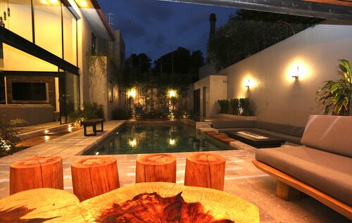 Modern New Luxury Private Villa for Family Fun - Pool, Jacuzzi, King Beds, Patio