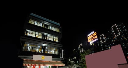 Itsy Hotels Anand Executive, Near Amanora