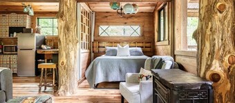 FoResTree House- Peaceful Luxury Treehouse Hot tub