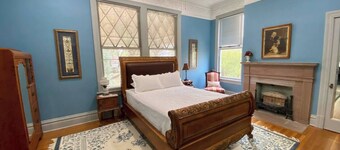 Elegant 2BR in 1905 Belhaven Historic Home