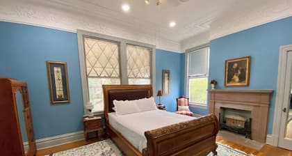 Elegant 2BR in 1905 Belhaven Historic Home