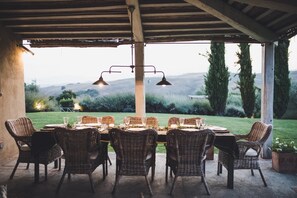 Outdoor dining - Villa Sulle Colline - 8 Guests - Private villa with pool (San Casciano dei Bagni)