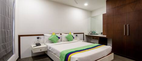 Habitació estàndard | Caixa forta a l'habitació, escriptori i habitacions insonoritzades