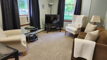 Smart-TV, Bücher, Arbeitsbereiche