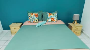 3 slaapkamers, een strijkplank/strijkijzer, wifi, beddengoed