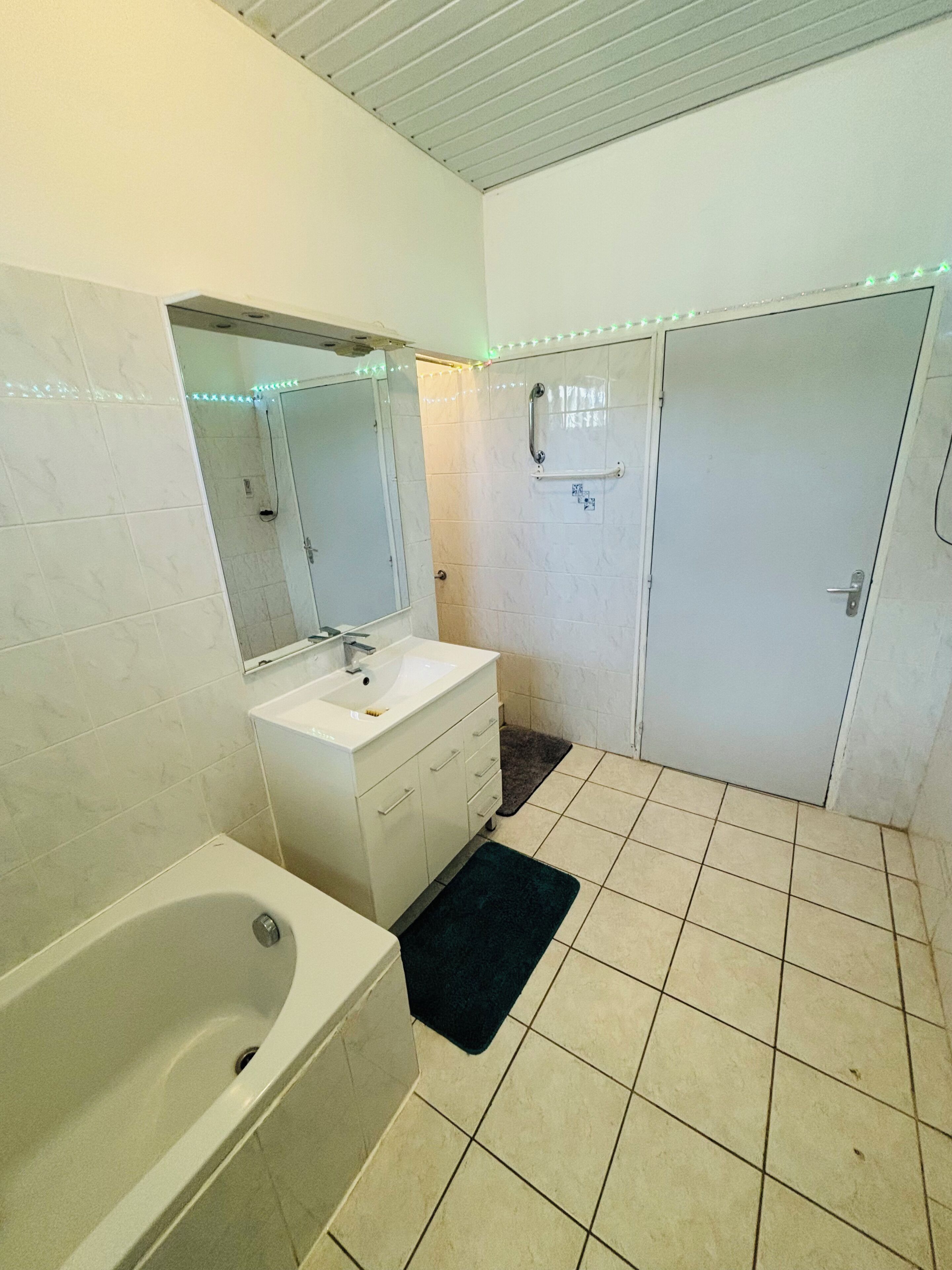 Shower, towels, soap, toilet paper