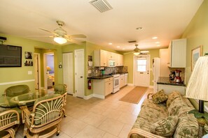 Unclassified image, 3 of 21, button