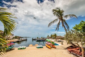 Unclassified image, 3 of 21, button - Salty Dog 2bed/1.5bath condo at The Reef Resort with shared pool & more! (Marathon)